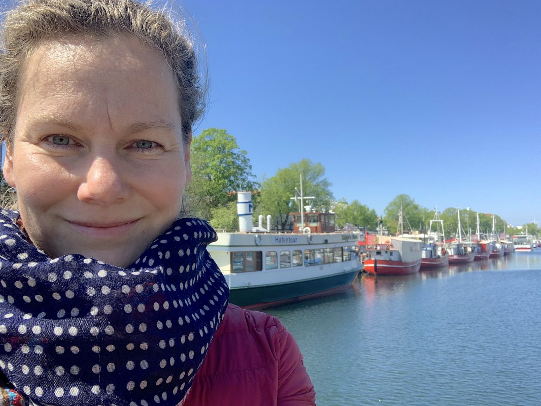 antje-joost-hirsekorn_guide-in-warnemuende-atantje-joost-hirsekorn, © Antje Joost-Hirsekorn antje-joost-hirsekorn_guide-in-warnemuende-atantje-joost-hirsekorn, © Antje Joost-Hirsekorn