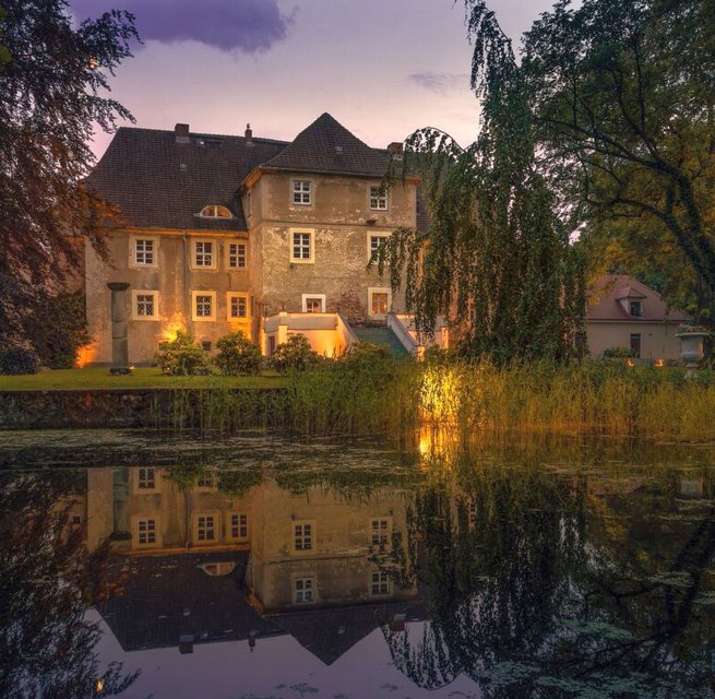 Wasserschloss Mellenthin in der Dämmerung // © Wasserschloss Mellenthin Wasserschloss Mellenthin in der Dämmerung // © Wasserschloss Mellenthin