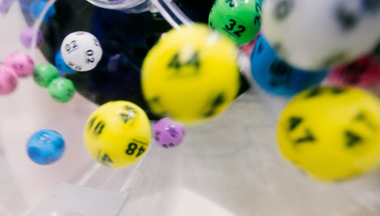 Bingo im Haus des Gastes, &copy; Foto von Dylan Nolte auf Unsplash