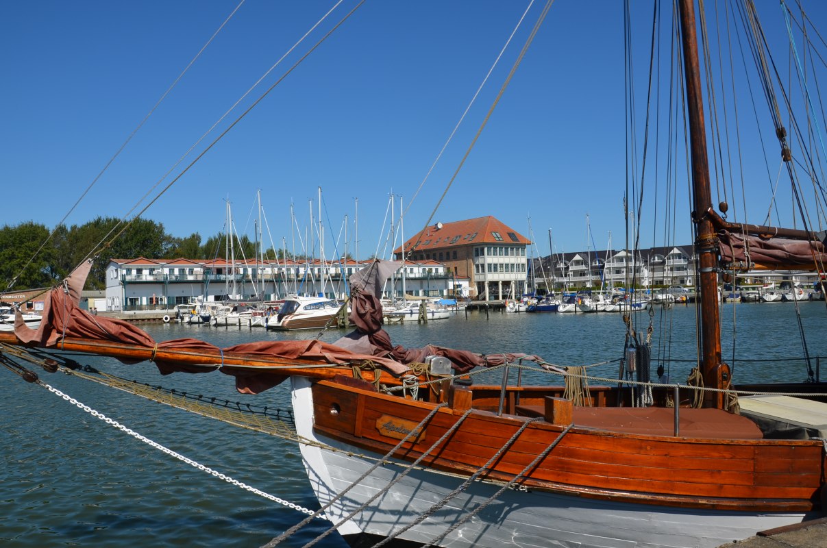 Ortsf&uuml;hrung (Hafen): Auf den Spuren der Karlshagener Geschichte, &copy; Hafen heute.JPG