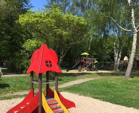 Spielplatz Börgerende in der Seestraße 14 // © Tourist-Info Spielplatz Börgerende in der Seestraße 14 // © Tourist-Info