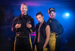 THE NEW HORNETS, © THE NEW HORNETS