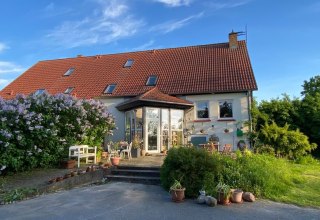 Hier der Gästeeingang vom KULTURGUTLEBEN sowie der Eingang zu unserem kleinen Laden "Wunderland"., © © Anders Balari Hier der Gästeeingang vom KULTURGUTLEBEN sowie der Eingang zu unserem kleinen Laden "Wunderland"., © © Anders Balari