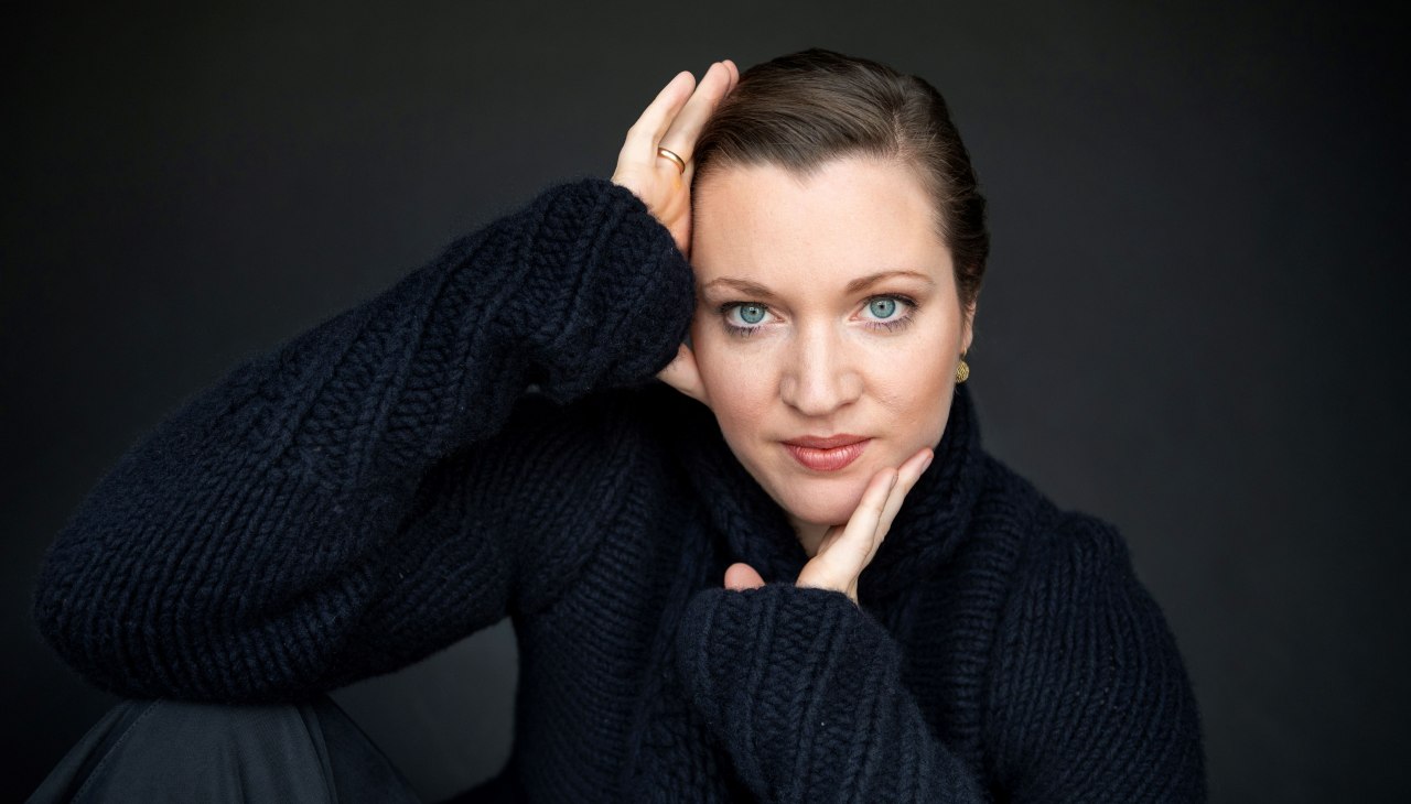 Elina Albach, © Neda Navaee Elina Albach, © Neda Navaee