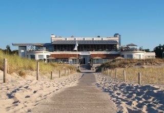 Kurhaus Warnemünde - direkt hinter den Dünen // © Kurhaus Warnemünde Kurhaus Warnemünde - direkt hinter den Dünen // © Kurhaus Warnemünde