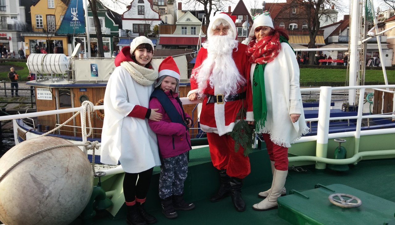 weihnachtliche-bescherung4, &copy; TZRW