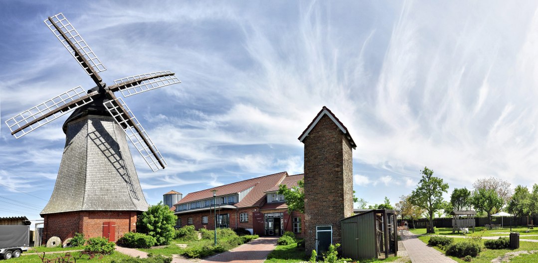 Das historische denkmalgesch&uuml;tzt Ensemble des M&uuml;hlenhofes, &copy; HSF