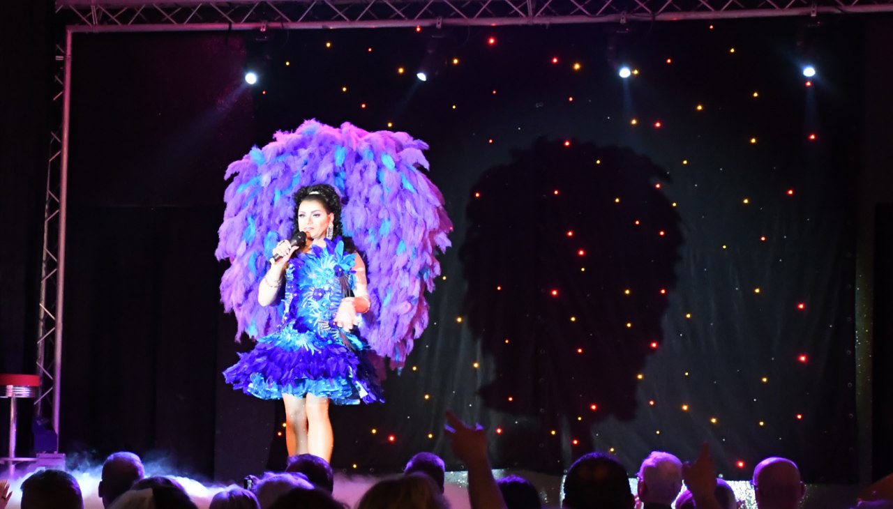 Travestieshow im Theater Schiefe Ebene Neustrelitz, © Theater Schiefe Ebene Travestieshow im Theater Schiefe Ebene Neustrelitz, © Theater Schiefe Ebene