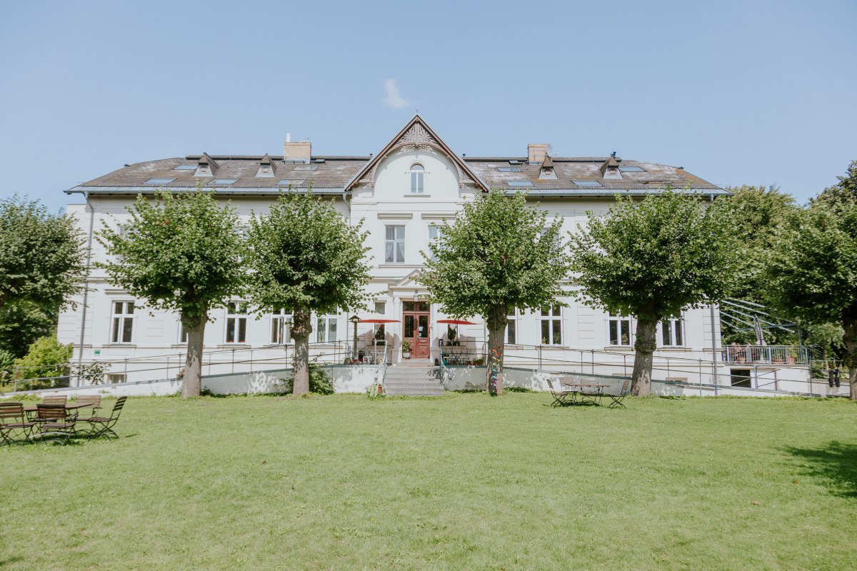 Landmark van het dorp - 200 meter van de Oostzee - wij staan voor duurzaamheid en bewust consumeren // &copy; Karoline Vossbeck