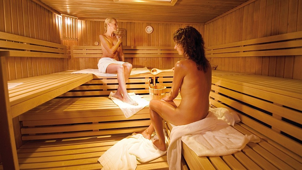 Die Sauna in der 300 qm gro&szlig;en Wellnessanlage, &copy; Regenbogen AG