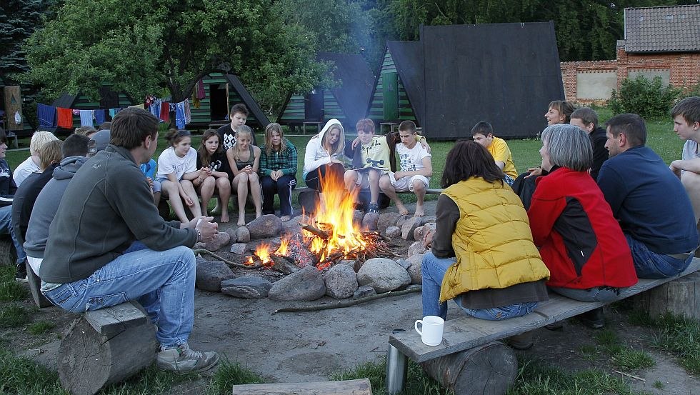 Kampvuurplaats bij het huttenkamp // © Lars Schneider für GFE | erlebnistage Kampvuurplaats bij het huttenkamp // © Lars Schneider für GFE | erlebnistage