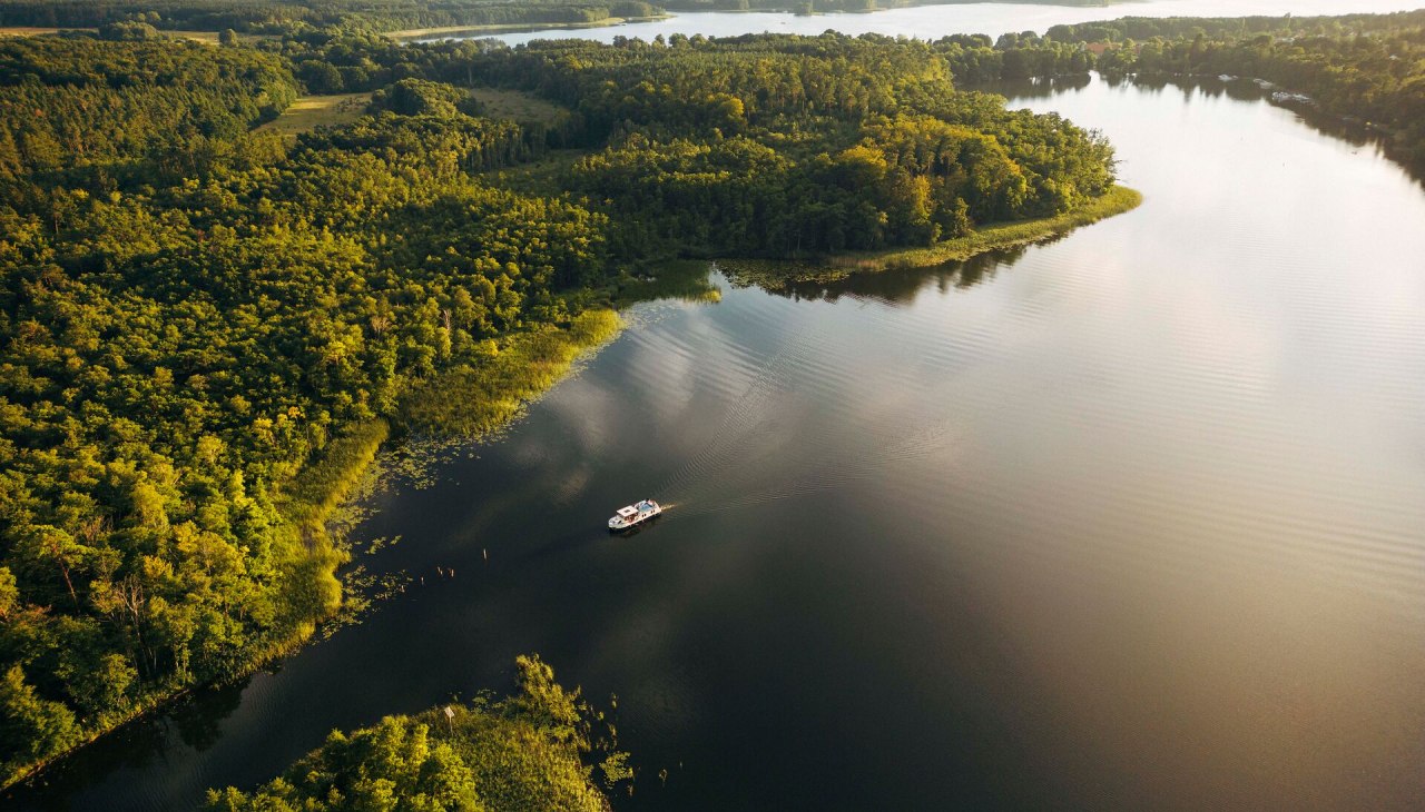 Kuhnle-Tours Hausboote, © Sylivia Pollen - Thomas Roetting Kuhnle-Tours Hausboote, © Sylivia Pollen - Thomas Roetting