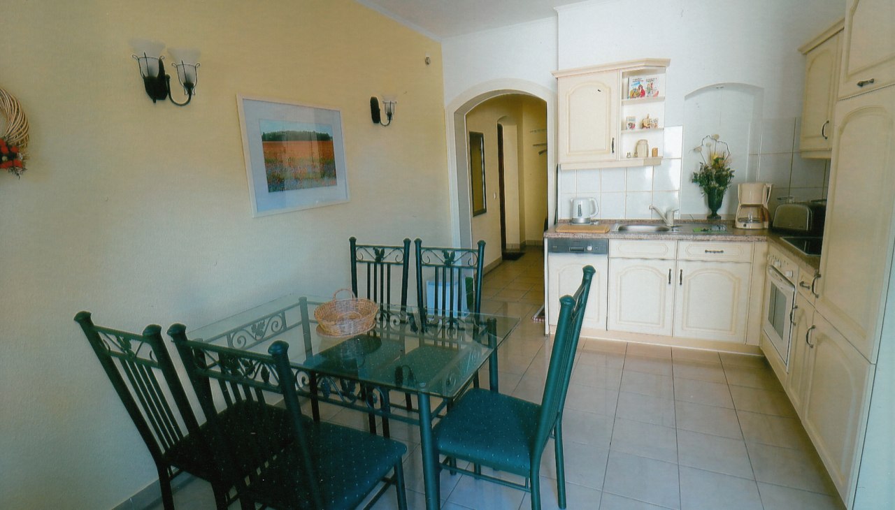 fr-knak3, &copy; Knak