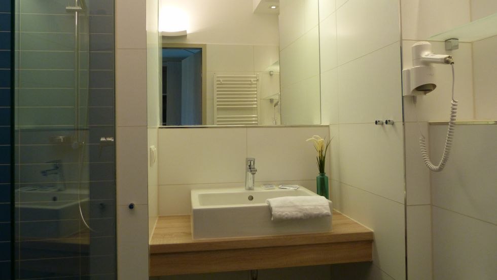 Badkamer uitzicht StrandHotel // &copy; StrandHotel Graal-M&uuml;ritz