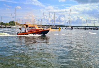 Rettungsübung im Hafenbecken Breege // © Infomationsamt Breege-Juliusruh Rettungsübung im Hafenbecken Breege // © Infomationsamt Breege-Juliusruh