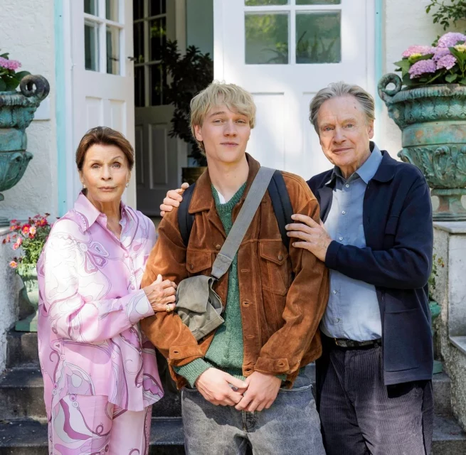 © Warner Broth. Entertainment © Warner Broth. Entertainment