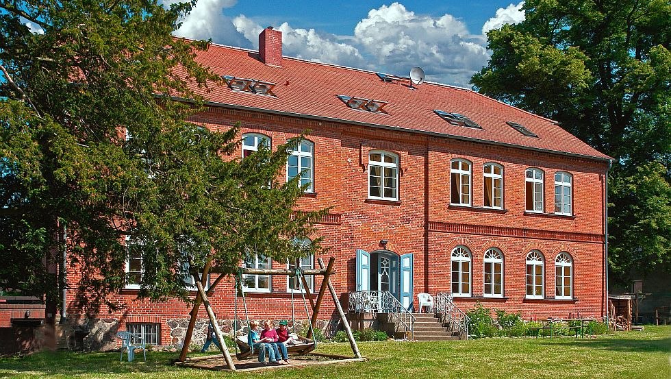 Das moderne Tagungs- und Jugendgästehaus Meetzen war ursprünglich ein Gutshaus // © Alte Schule e.V. Das moderne Tagungs- und Jugendgästehaus Meetzen war ursprünglich ein Gutshaus // © Alte Schule e.V.