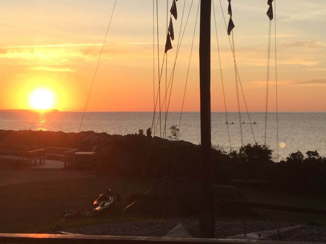 Die Sonne geht in der Ostsee unter. // &copy; Touristik Lohme