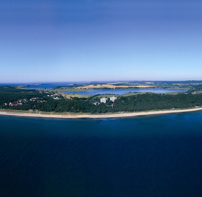 Luftansicht Cliff Hotel Rügen // © Cliff Hotel Rügen Luftansicht Cliff Hotel Rügen // © Cliff Hotel Rügen