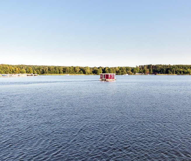 Unendliche Weiten erleben bei einer Fahrt mit dem Floß über den Stolpsee, © TMB-Fotoarchiv/Steffen Lehmann Unendliche Weiten erleben bei einer Fahrt mit dem Floß über den Stolpsee, © TMB-Fotoarchiv/Steffen Lehmann