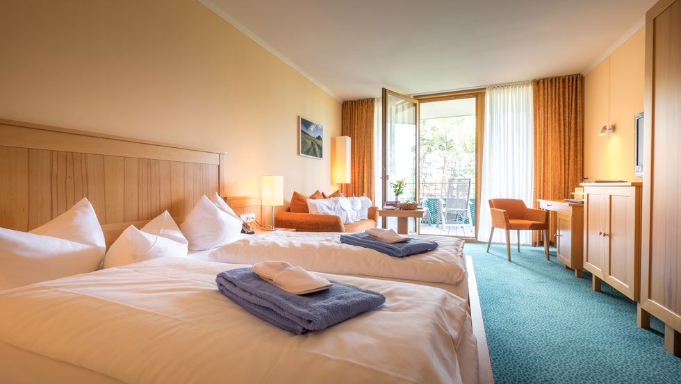 Lichtdurchflutete und behaglich eingerichtete Zimmer // &copy; Kurzentrum Waren (M&uuml;ritz)