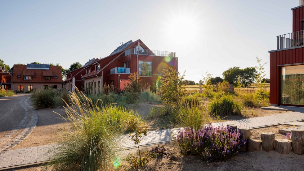 Ferienwohnungen eingebettet in eine Dünenlandschaft, © Bades Huk Ferienresort Ferienwohnungen eingebettet in eine Dünenlandschaft, © Bades Huk Ferienresort
