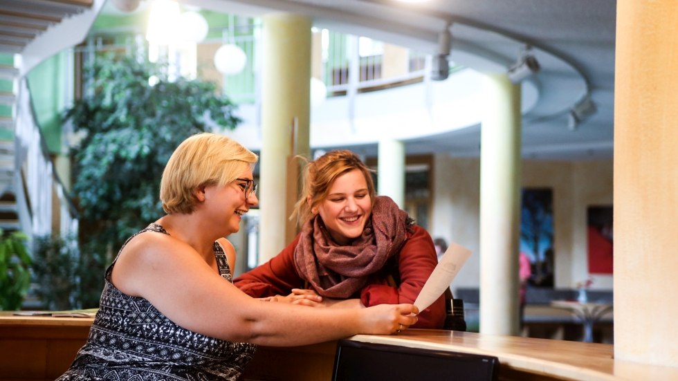 Hell und einladend - der Eingangsbereich der Jugendherberge, © DJH MV / Danny Gohlke Hell und einladend - der Eingangsbereich der Jugendherberge, © DJH MV / Danny Gohlke