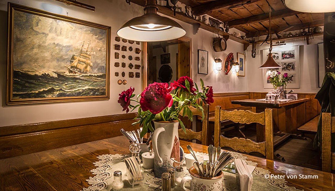 Innenaufnahme vom Räucherhaus Ahrenshoop, © Peter von Stamm