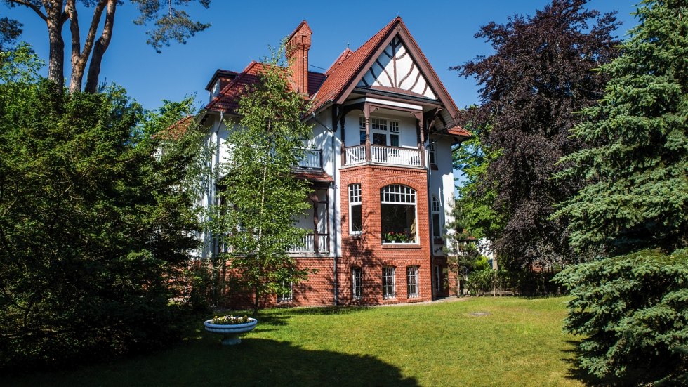 Zwei Prachtvillen direkt am Strand sind Teil des Jugendherbergsgeländes, © DJH MV / Andreas Dumke Zwei Prachtvillen direkt am Strand sind Teil des Jugendherbergsgeländes, © DJH MV / Andreas Dumke