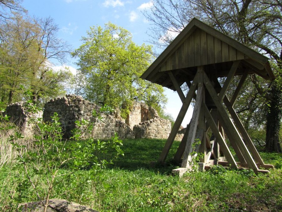 Glockenturm Kirchenruine Schorssow, &copy; Jana Koch