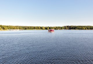 Unendliche Weiten erleben bei einer Fahrt mit dem Floß über den Stolpsee, © TMB-Fotoarchiv/Steffen Lehmann Unendliche Weiten erleben bei einer Fahrt mit dem Floß über den Stolpsee, © TMB-Fotoarchiv/Steffen Lehmann