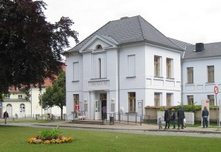 Au&szlig;enansicht Tourist-Information G&uuml;strow // &copy; TMV/Kl&uuml;ber