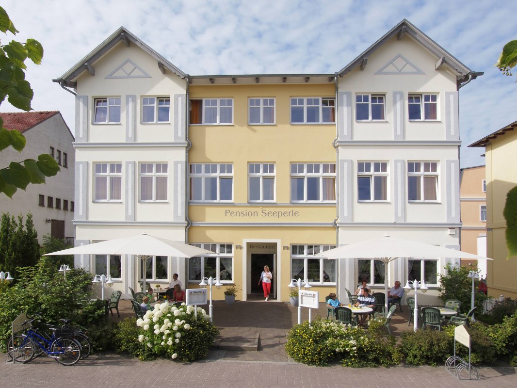 Promenadenansicht Pension Seeperle // © Frau Mandy Knuth Promenadenansicht Pension Seeperle // © Frau Mandy Knuth