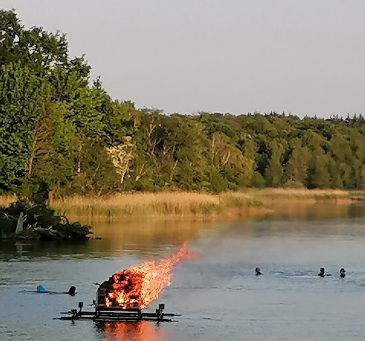 Fackelschwimmen auf dem K&ouml;lpinsee, &copy; IMG_20230527_201748.jpg