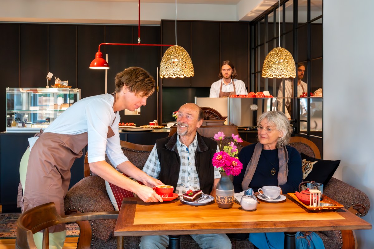 Herzlicher Service und wunderbar duftender Kaffee... // &copy; Kloster Gut Saunstorf / Aneka Schwerdtfeger