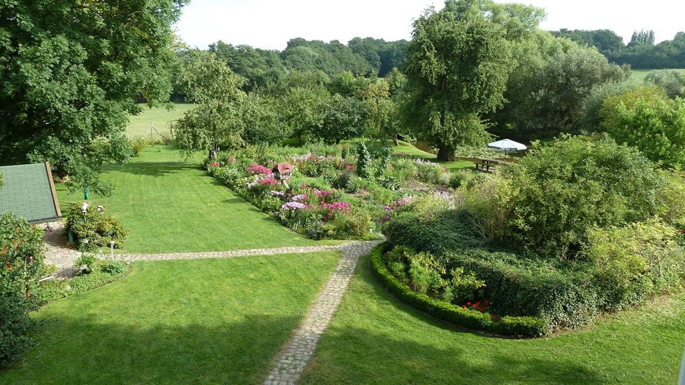 Panoramablick über großzügiges Anwesen inmitten der Mecklenburgen Schweiz // © Zacharias Panoramablick über großzügiges Anwesen inmitten der Mecklenburgen Schweiz // © Zacharias