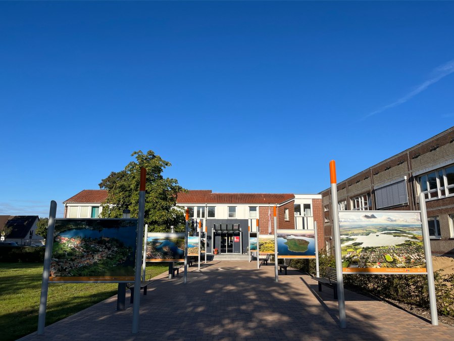 Luftbildausstellung - Haus des Gastes und des Bürgers Rechlin, © TDG Rechlin mbH Luftbildausstellung - Haus des Gastes und des Bürgers Rechlin, © TDG Rechlin mbH