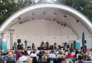 Konzertmuschel im Kurhausgarten Warnem&uuml;nde // &copy; TZRW/Martin B&ouml;rner