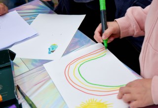 Kinderzeichnung eines Regenbogens, &copy; Jugendkunstschule Vorpommern-R&uuml;gen e.V.