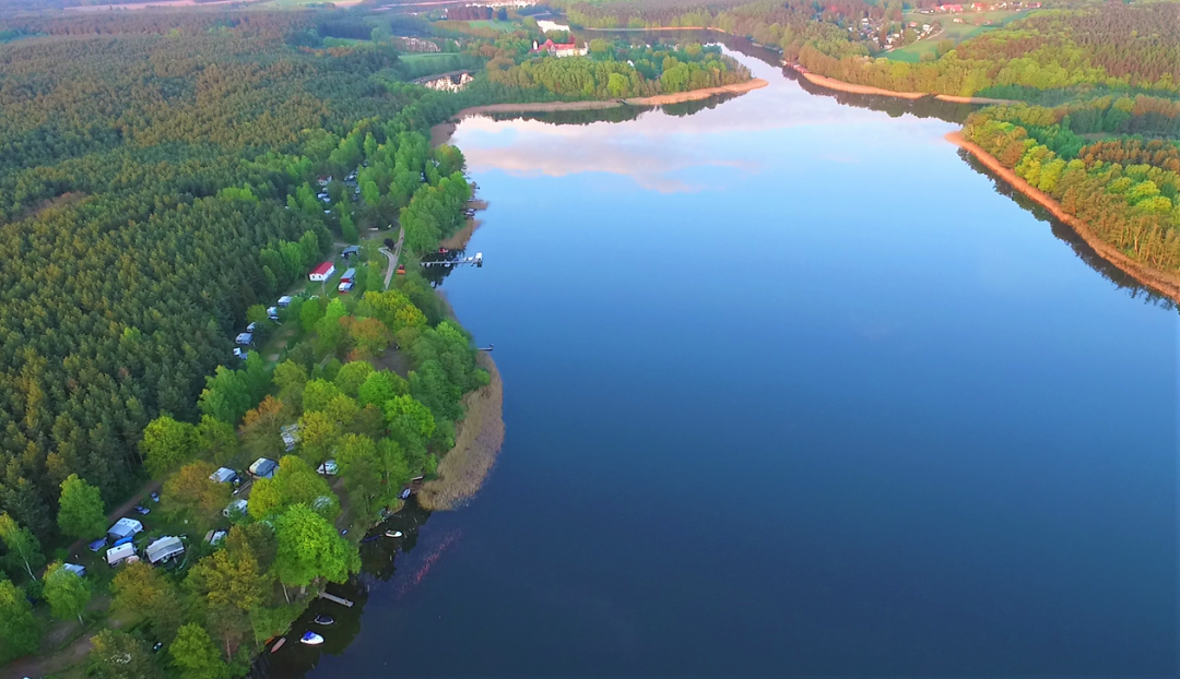 Uitzicht op het Gobenow-meer en de camping vanuit het westen., © Gerd Lopp Uitzicht op het Gobenow-meer en de camping vanuit het westen., © Gerd Lopp