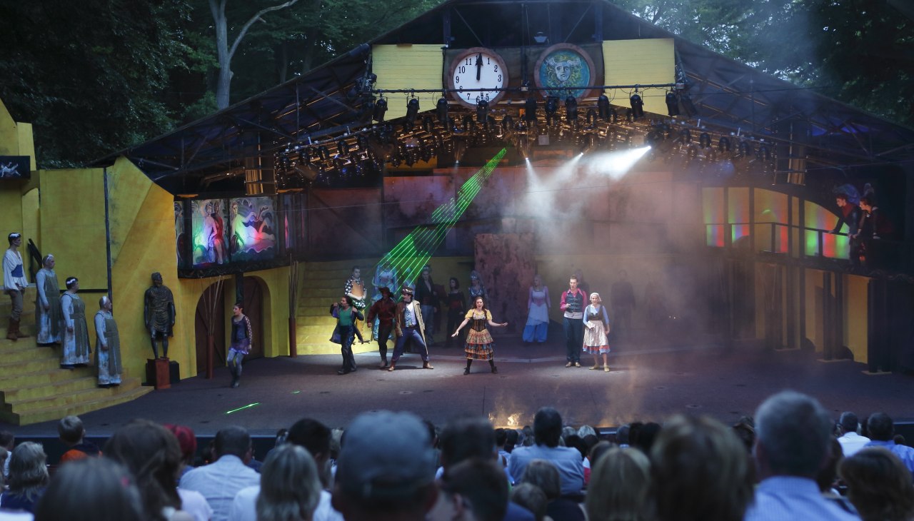 Szene aus der Theatershow „Vineta“, © KoehlerVorpommersche Landesbühne Szene aus der Theatershow „Vineta“, © KoehlerVorpommersche Landesbühne