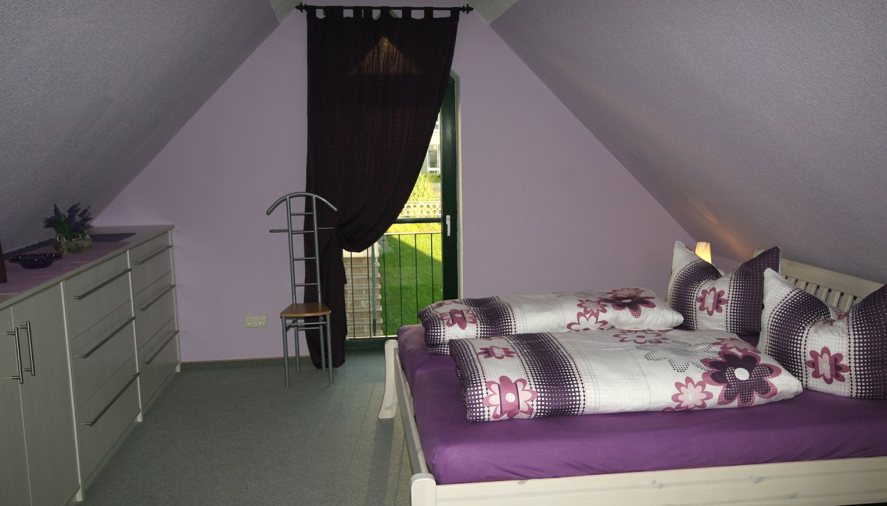 Gemütlich eingerichtetes Schlafzimmer, © Andreas Hollstein Gemütlich eingerichtetes Schlafzimmer, © Andreas Hollstein