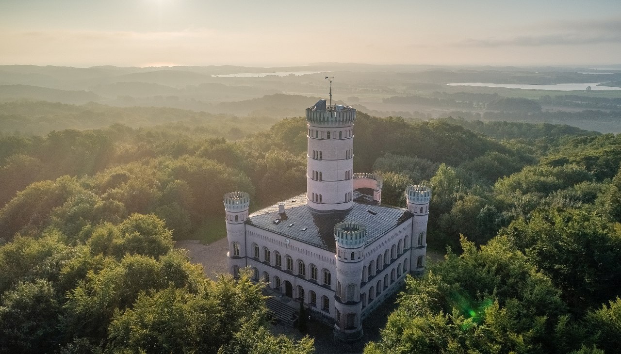 Jagdschloss Granitz aus der Vogelperspektive, &copy; SSGK MV / Funkhaus Creative