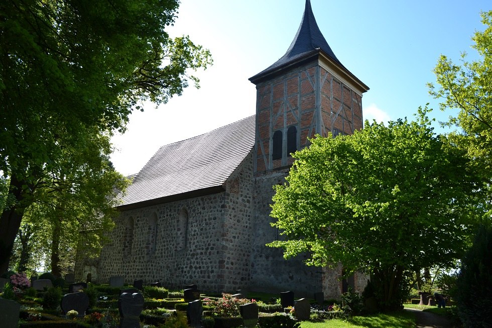 De veldsteenkerk van K&ouml;lzow is een van de oudste kerken in Mecklenburg-Vorpommern. // &copy; Lutz Werner