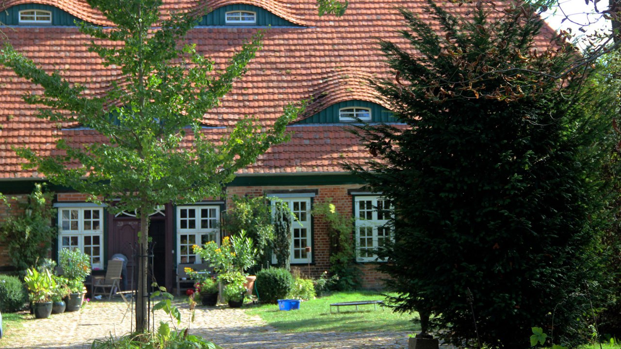Das barocke Fachwerk-Pfarrhaus in Rambow // © Silke Voss Das barocke Fachwerk-Pfarrhaus in Rambow // © Silke Voss