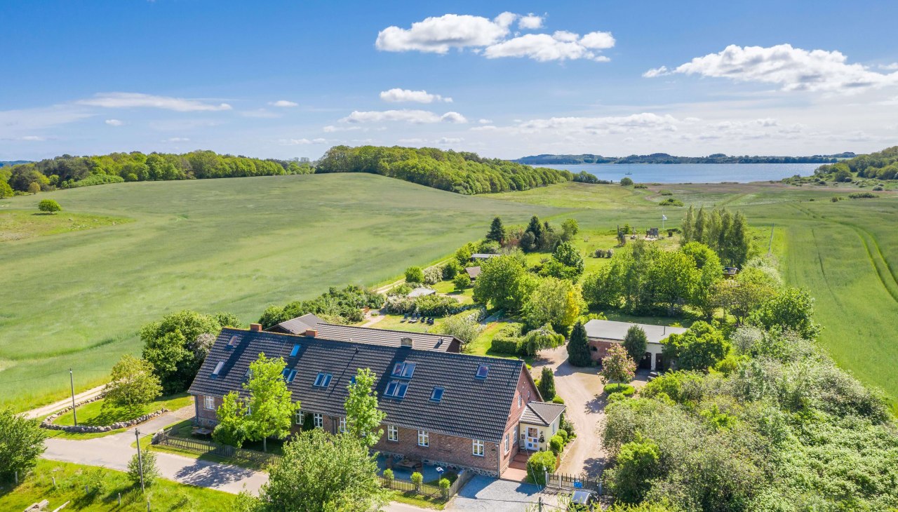 Het vogelhuisje Gobbin vanuit de lucht met uitzicht op het zuiden van het eiland Vilm, © Vogelhaus Gobbin Het vogelhuisje Gobbin vanuit de lucht met uitzicht op het zuiden van het eiland Vilm, © Vogelhaus Gobbin