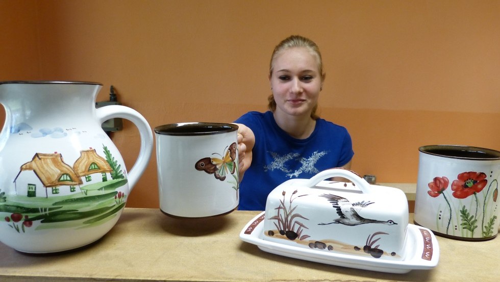 Die inseltypischen Motive der Ummanz-Keramik // © Ummanz-Keramik/Schmorell Die inseltypischen Motive der Ummanz-Keramik // © Ummanz-Keramik/Schmorell