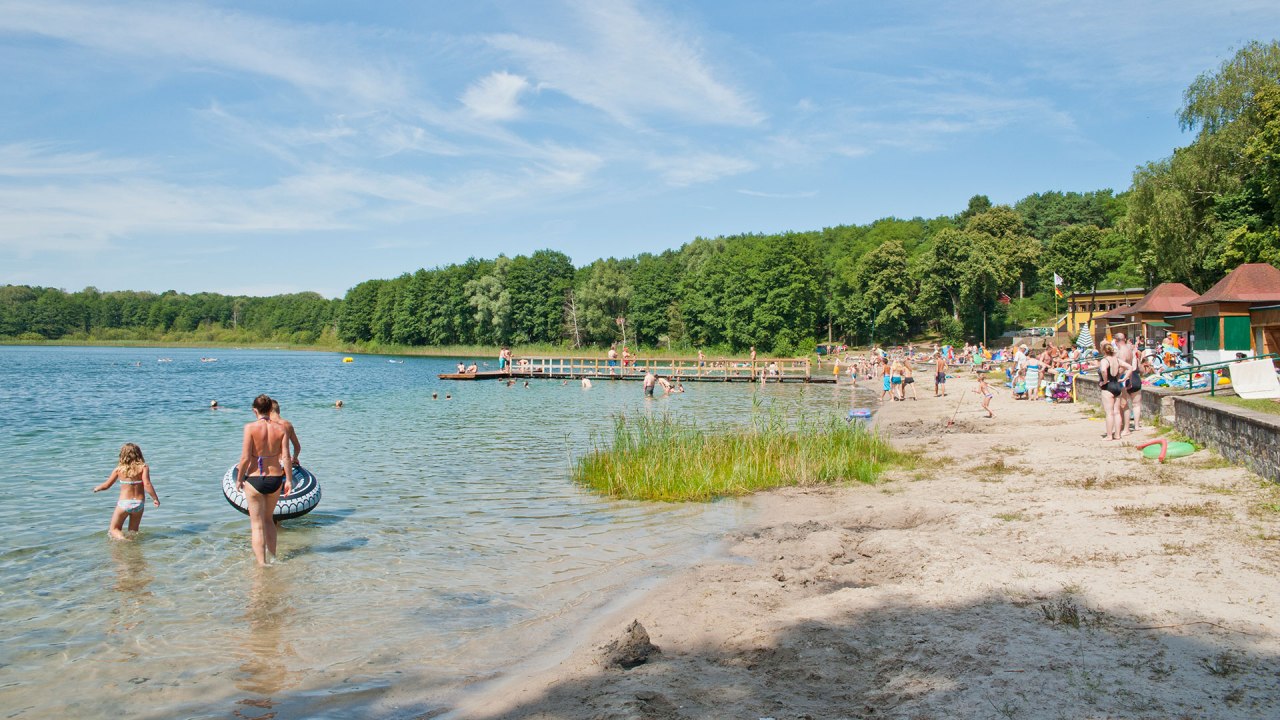 Badestrand Weißer See bei Wesenberg // © Christin Drühl Badestrand Weißer See bei Wesenberg // © Christin Drühl