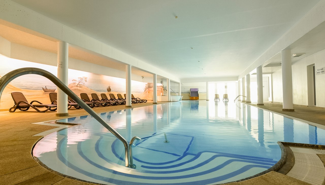Indoor-Pool (18 x 6,5 m), © Promenadenhotel Admiral