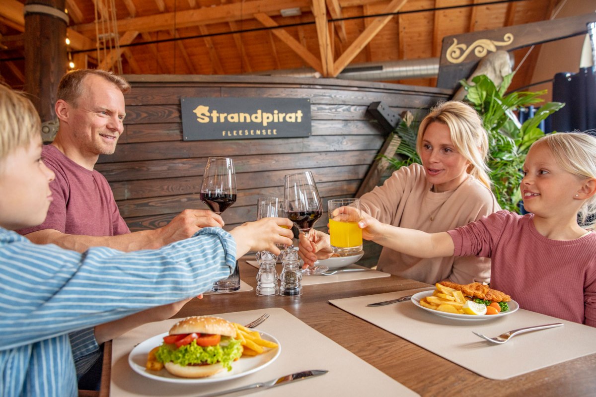 Restaurant Strandpirat fuer kleine Piraten und grosse Geniesser, &copy; BEECH Resort Fleesensee